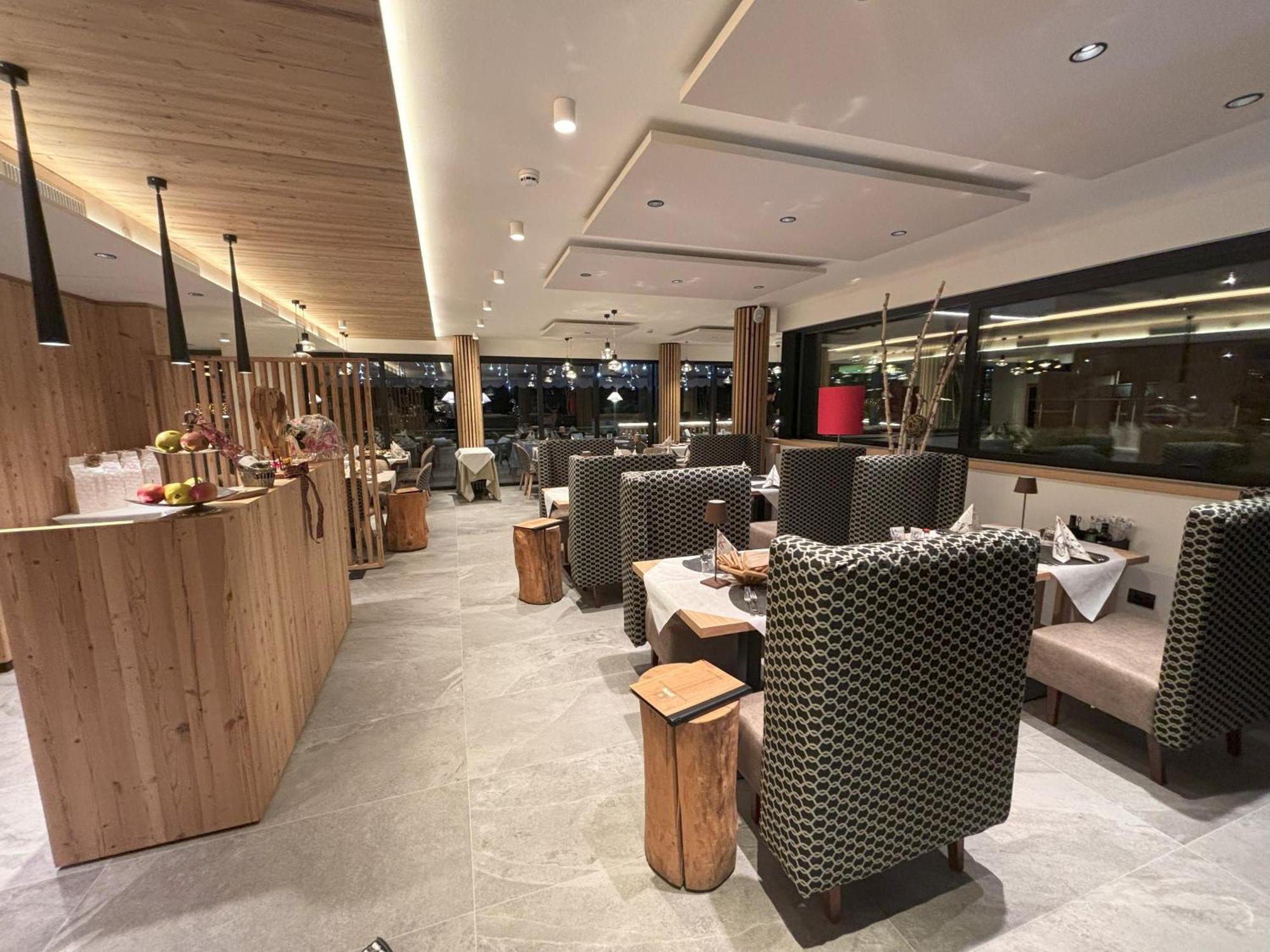 Alexander Hotel Alpine Wellness Dolomites モルヴェーノ エクステリア 写真