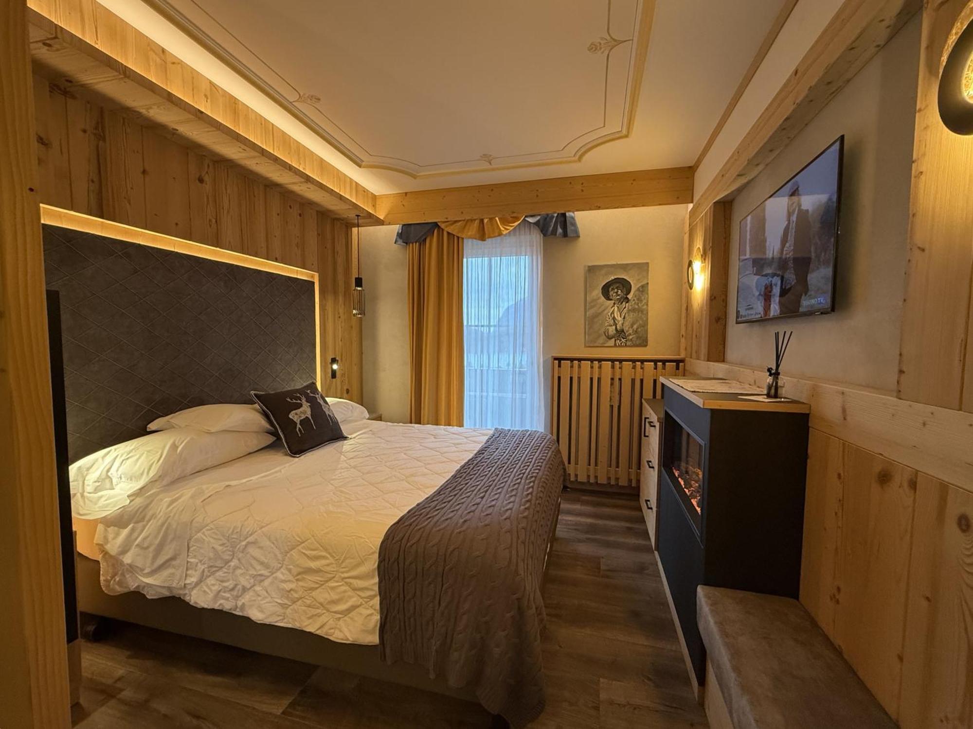 Alexander Hotel Alpine Wellness Dolomites モルヴェーノ エクステリア 写真