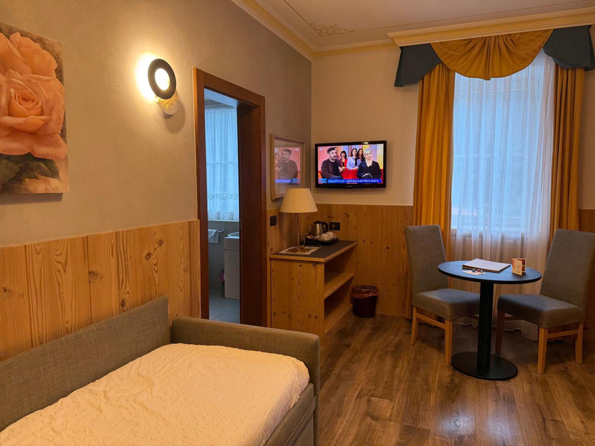 Alexander Hotel Alpine Wellness Dolomites モルヴェーノ エクステリア 写真